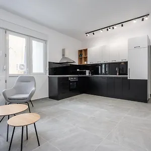 https://relax-apartament-in-piata-universitatii.bucharesthotelsnow.com